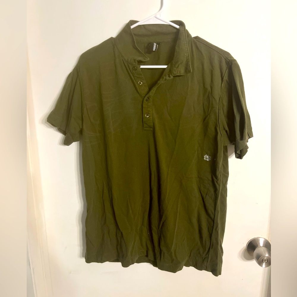 Polo style shirt. unisex